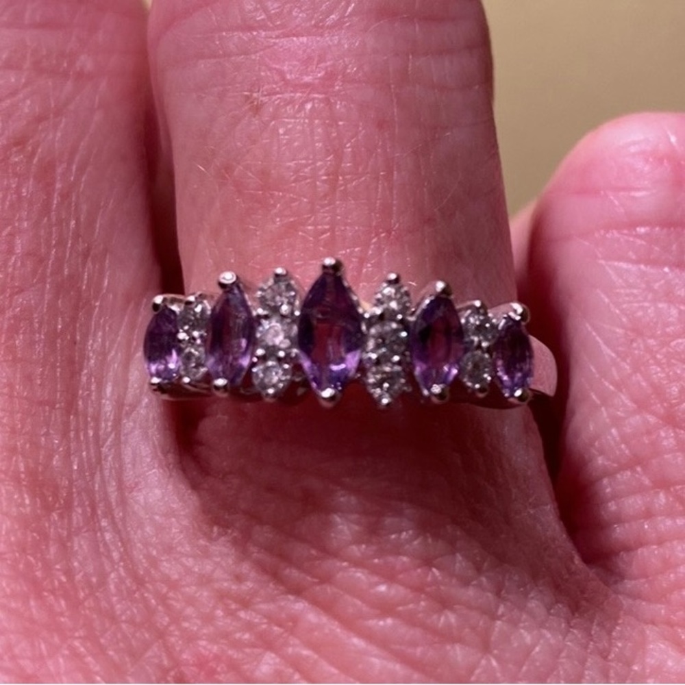 Amethyst and Diamonds ring size 8 - Picture 4 of 10